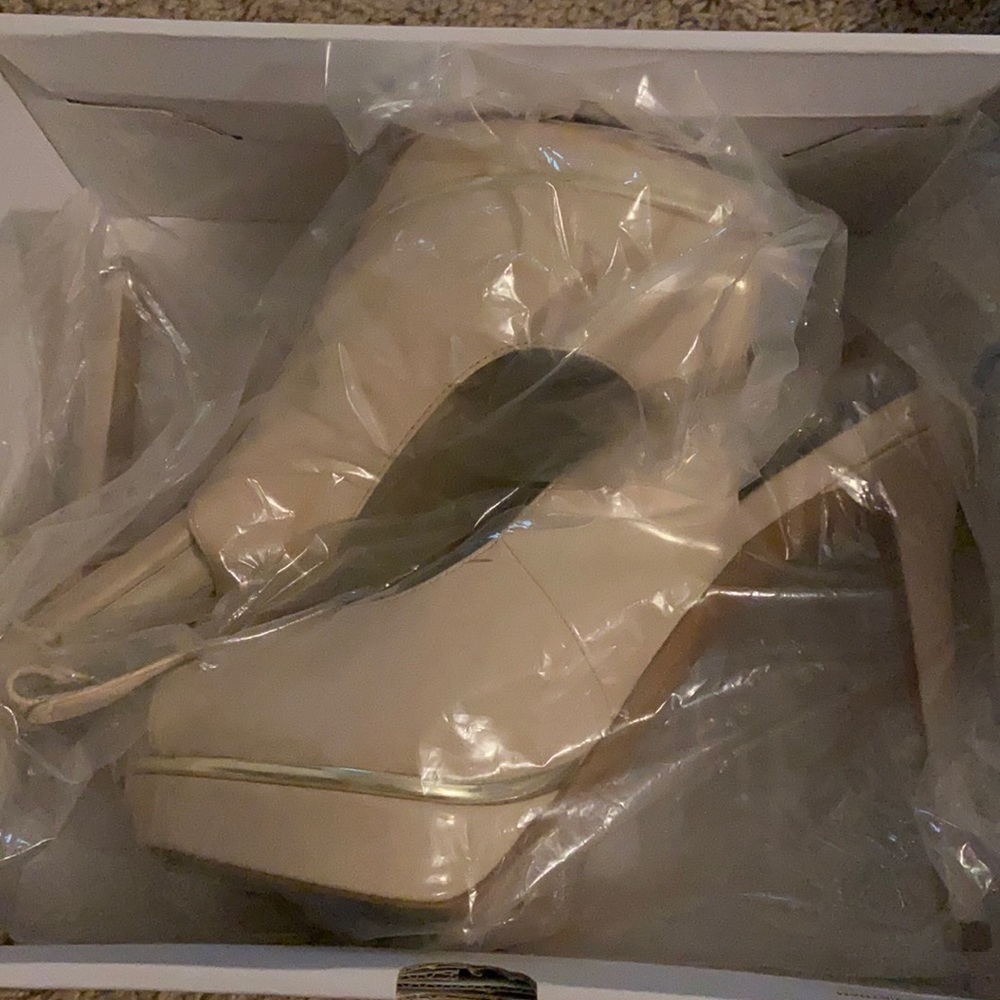 Beige/nude with gold detail sling back patent leather Aldo high heel  size 11